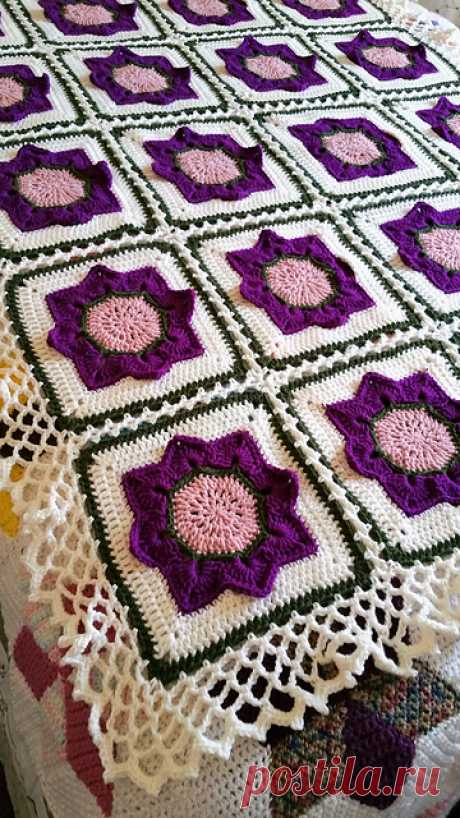 Ravelry: Eight Pointed Flower pattern by Julie Yeager