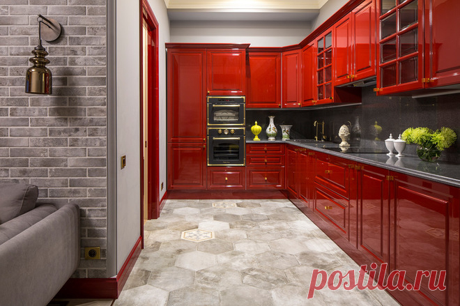 Houzz тур: Интерьер с яркими красками и «космическими» панно