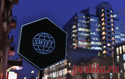 Глава делегации РФ в Вене заявил, что отключение России от SWIFT невозможно. По словам Константина Гаврилова, очевидна несостоятельность таких угроз