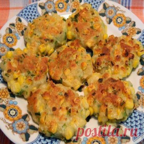 Котлеты из консервированной кукурузы со сметаной | Друг пенсионера
Ученые доказали, что кукуруза обладает множеством полезных свойств: выводит токсины, радионуклиды, в ней множество питательных веществ, эфирных масел и витаминов.