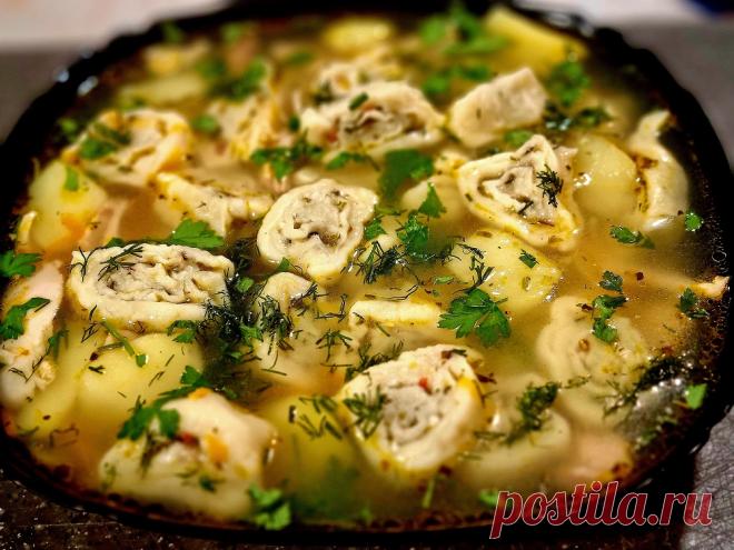 СУП с ЧЕСНОЧНЫМИ ГАЛУШКАМИ! ВАРЮ ЧАСТО, просят снова и снова
Ссылка на видео:
https://youtu.be/FpLnXuebUXo

Этот рецепт супа по праву считается одним из самых вкусных! Готовится очень быстро и просто, а если приготовите галушки с начинкой, то это будет вкусно вдвойне!