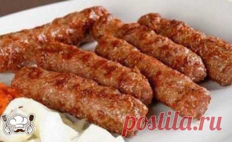 Готовим блюдо балканской кухни.Это очень вкусно и не сложно!‍🥘
 &quot;Сербские колбаски&quot; - Чевапчичи.
Нам потребуется для приготовления этого легендарного блюда из сербской кухни: