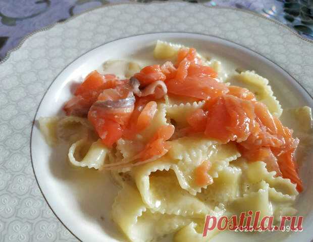 Тальятелле с соленой сёмгой - Вкусно с Любовью - медиаплатформа МирТесен Танцы от плиты и до компа !! Готовлю на завтрак , мы с сегодняшнего дня на карантине , ( распоряжение губернатора Школы и вузы на карантин) так что с утра уже думаю чем дитятку повкуснее покормить. Быстро. Невероятно вкусно. Чудовищно калорийно. Внук сказал с рыбой не будет пришлось для него ...