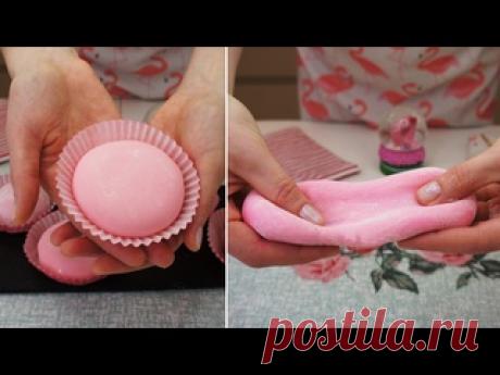 Моти домашний рецепт | простой рецепт приготовления моти с клубничной начинкой МОТИ:Клейкая рисовая мука &mdash; 100 гВода &mdash; 160 гСахарная пудра  &mdash; 20 гКукурузный крахмал &mdash; 30 гСливочное масло 82,5%  &mdash; 30 гКЛУБНИЧНАЯ НАЧИНКА:Клубничное пюре &mdash; 130 гСахар &mdash; 15 гКукурузный крахмал &mdash; 8 гКРЕМ:Творожный сыр (плотный) &mdash; 150...