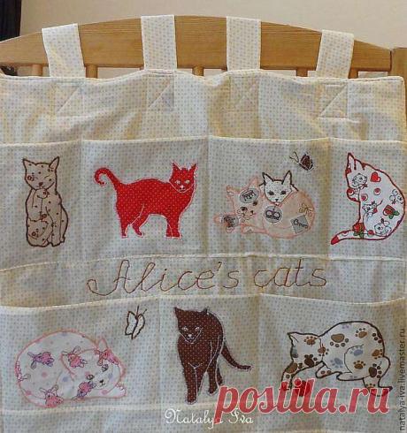 Алисины кошки. Карман на детскую кроватку. Простой способ. - делаем своими руками