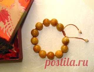 RJ Design Hut: Tutorial: How to Make a Chinese Jade/Stone Bracelet with a Sliding Extender - It's so easy! (Part 1)