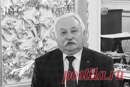 «Сердце не прятал за спины ребят» Умер Герой СССР Александр Солуянов, ставший образом «батяни-комбата» из хита «Любэ». Умер Герой СССР, генерал-майор Воздушно-десантных войск (ВДВ) в отставке Александр Солуянов. Об этом сообщил член центрального правления «Союза десантников России» Валерий Юрьев. Офицер стал образом «батяни-комбата» из известной песни группы «Любэ». Он служил в Афганистане, лично участвовал во многих операциях.