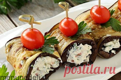 Рецепт закуски из баклажанов с сыром и помидорами / Меню недели
