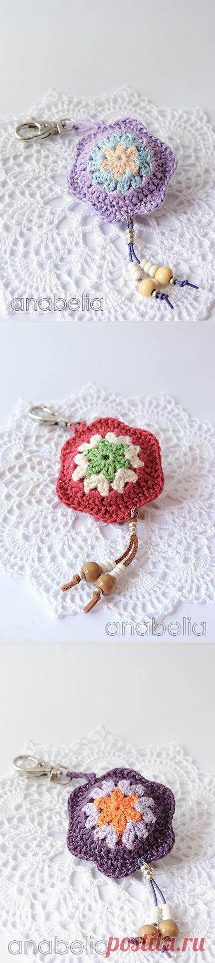 Anabelia craft design: Flower crochet keychains