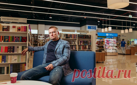 Глава «Читай-города» оценил объем снятых с продаж из-за ЛГБТ книг. Объем снятых с продаж книг, содержащих ЛГБТ-контент, «незначителен», рассказал глава «Читай-города». Но возврат запрещенных экземпляров поставщикам ведет к расходам у магазинов
