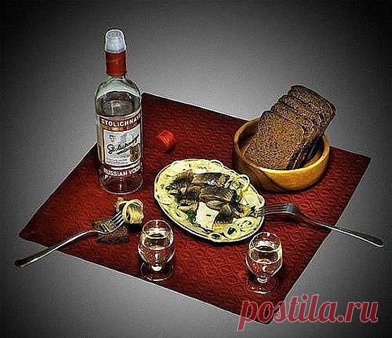 Люди скрывают три вещи: недостаток ума, избыток денег и камень за пазухой. Поскольку у меня нет ни первого, ни второго, ни третьего, а без них человек чувствует себя неуютно, я пью за несколько трансформированные версии — недостаток камней в указанном пространстве, избыток ума и деньги за пазухой!
♥