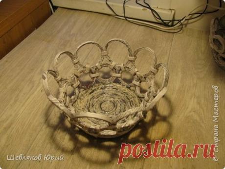 Ваза из газетных трубочек