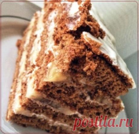 Торт с бананами и сметаною.