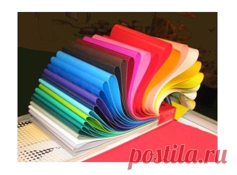 Краткий словарь тканей и их свойств.
http://ucansew.ru
А 
Ажурная ткань – кружевная ткань или трикотаж со сквозными узорами, используют для пошива вечерних платьев и нарядов, а также в качестве отделки. 
Атлас — ткань с гладкой, блестящей поверхностью, изготавливается из шёлка, х/б или химических волокон. Пошив: блузок, платьев, вечерних платьев. 
Ангора — мягкая, шерстяная ткань из шерсти ангорской козы и ангорского кролика, используется для пошива платьев, костюмов, паль...