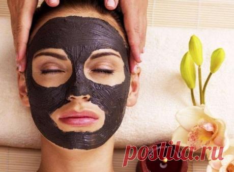 Как известно, активированный уголь - высокоэффективный сорбент, который легко впитывает поверхностные и глубокие загрязнения из пор кожи, очищает от токсинов и шлаков.

МАСКА ДЛЯ ГЛУБОКОЙ ЧИСТКИ КОЖИ

Для глубокой очистки кожи лица от загрязнений используют маску из голубой или чёрной глины с добавлением активированного угля.
Показать полностью…