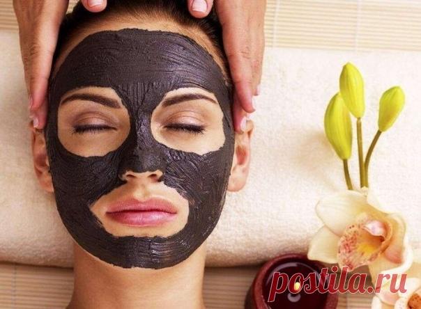 Как известно, активированный уголь - высокоэффективный сорбент, который легко впитывает поверхностные и глубокие загрязнения из пор кожи, очищает от токсинов и шлаков.

МАСКА ДЛЯ ГЛУБОКОЙ ЧИСТКИ КОЖИ

Для глубокой очистки кожи лица от загрязнений используют маску из голубой или чёрной глины с добавлением активированного угля.
Показать полностью…