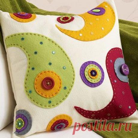 Craft Ideas | Hobbycraft | Almofadas de feltro, Travesseiro de feltro, Almofadas bordadas 23/mar/2013 - Find DIY projects, easy craft tutorials and endless creative inspiration for a wonderful variety of themes, occasions and craft techniques. Discover Hobbycraft Ideas today!