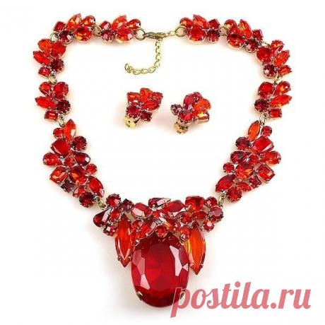 янтарного цвета