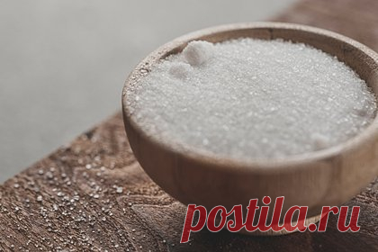 Мужчинам перечислили провоцирующие потерю интереса к сексу продукты. Врач уролог-андролог Алексей Волков перечислил мужчинам продукты, провоцирующие проблемы с потенцией. По его словам, чрезмерное употребление таких продуктов, как соль, сахар, копченая колбаса и пиво, может стать причиной нарушения синтеза тестостерона и, как следствие, потери интереса к сексу.