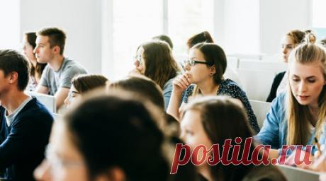 Минобрнауки рекомендовало установить стипендию на уровне прожиточного минимума. Минобрнауки России рекомендовало вузам установить размер студенческой стипендии, состоящей из академической и социальной частей, на уровне не ниже прожиточного минимума. Об этом сообщил заместитель министра науки и высшего образования России Константин Могилевский. Читать далее