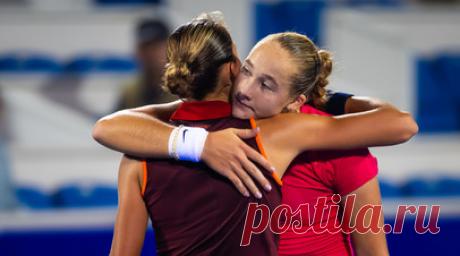 В тени победы Медведева над Циципасом: Эрика Андреева неожиданно выбила младшую сестру Мирру с турнира WTA в Ухани. Даниил Медведев одержал уверенную победу над Стефаносом Циципасом в матче четвёртого круга на «Мастерсе» в Шанхае. Проиграв первую партию на тай-брейке, грек потратил силы на споры с судьёй во второй, после чего окончательно сник. В четвертьфинале турнира россиянин встретится с первой ракеткой мира Янником Синнером, которому уступил в этом сезоне уже трижды. Между тем Эрика…