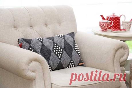 Чехол для подушки связанный крючком Красиво и оригинально.
