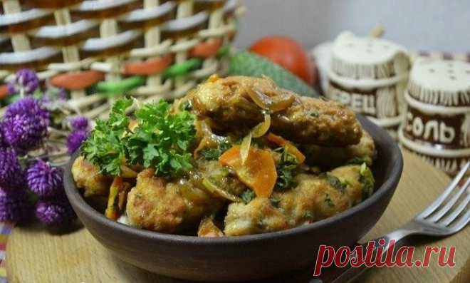 Мясные колбаски «Чевапчичи» (9 фото) | Чёрт побери Чевапчичи - это сербские жареные колбаски. Такие колбаски получаются сочными и очень вкусными, а делаются они достаточно просто. Понадобится: - мясо свинины - 300 г - мясо индейки - 300 г (можно использовать другой вид мяса) - соль, чёрный молотый перец, приправа к мясу - по вкусу - яйцо - 1 шт. - мука - 1,5 ст. л. - лук - 1 шт. - морковь - 1 шт. - чеснок - 3 зубчика - вода - 50 мл - зелень (укроп или петрушка) - пучок - р...