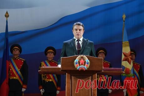 Глава ЛНР рассказал об обученных ЦРУ украинских партизанах. ЦРУ с 2015 года занимается обучением специалистов по организации партизанского движения для Украины, рассказал глава самопровозглашенной Луганской народной республики Леонид Пасечник. Он уточнил, что стажеры небольшими группами проходят курсы на американских военных базах.