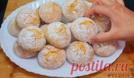 Новый рецепт из ресторана: очень простое и сказочно вкусное печенье с трещинками на сметане Ингредиенты: Яйцо - 2 шт. Сахар - 90 гр. Сметана - 50 мл. Растительное масло - 50 мл. Щепотка соли. Разрыхлитель - 1 ч. л. Мука - 280 гр. Сахарная пудра - 50 гр. Лимонная цедра - по вкусу...
