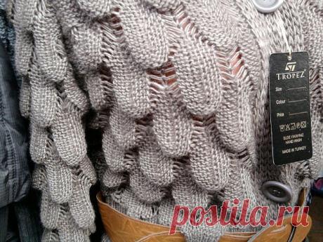 Оригинальный рисунок спицами.