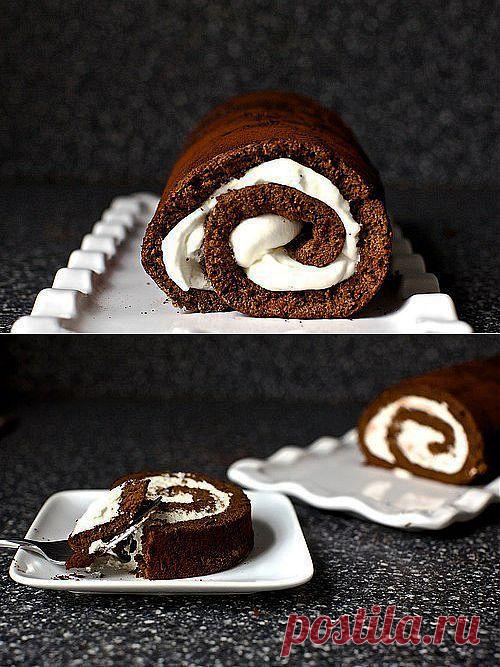 Шоколадный рулет с кремом | Готовим вместе