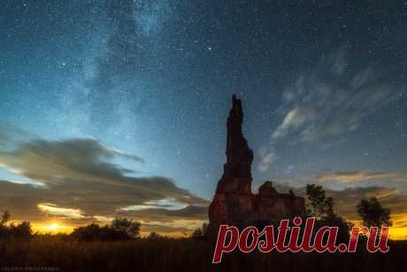 Руины кирхи Гросс Энгелау, Калининградская область. Автор фото: Валерий Притченко. Спокойной ночи!