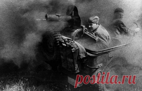 Она стала частью масштабного наступления на Украине в марте-апреле 1944 года, проводившегося несмотря на период распутицы  /   © Репродукция Фотохроники ТАСС/Анатолий Егоров   |  ТАСС: Общество - Начало Уманско-Ботошанской операции 5 марта 1944 года