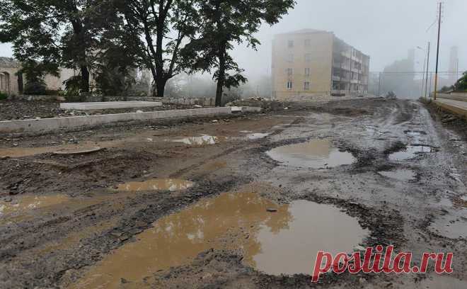 Алиев заявил о планах поселить более 140 тыс. человек в Карабахе. По словам Алиева, вернуть беженцев планируется до конца 2026 года. После того как Азербайджан провел военную операцию в Нагорном Карабахе, регион покинули десятки тысяч этнических армян