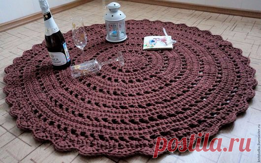 Вяжем крючком уютный круглый коврик из трикотажной пряжи. Мастер-класс