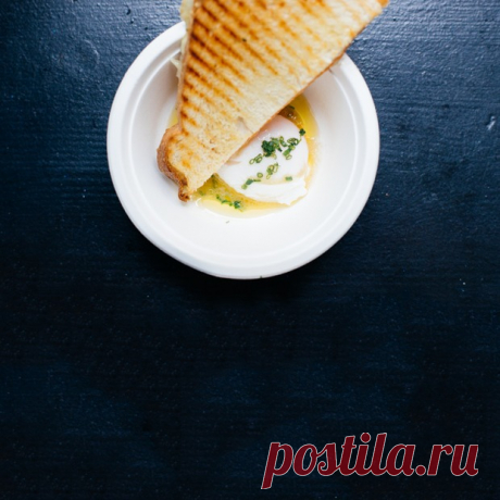 5 способов приготовить яйца пашот — The Village — The Village