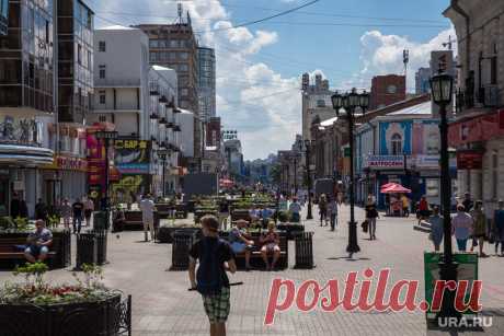 В центре Екатеринбурга — рейдерский захват в стиле 90-х Экс-юристы бизнесмена Гайсина переписали актив за 50 млн на официанта и дворника — URA.RU
