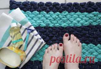 Она взяла старую футболку и просто разрезала ее на куски... Ничего лучше я еще в жизни не видела!