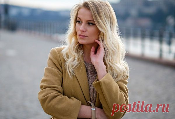 Правила выбора парика Мы же не в средневековье живем, чтобы носить парики. Так полагают довольно большое количество людей, считая данный аксессуар ненужным и даже постыдным. Но почему? Для некоторых категорий людей он спасение в определенном смысле – после химиотерапии