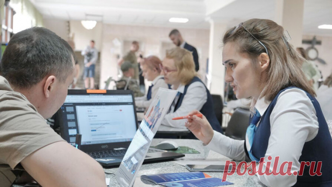 Ветеранам СВО помогут найти работу. "Единая Россия" поможет ветеранам СВО, находящимся на лечении, пройти переобучение и получить новую специальность, сообщает пресс-служба партии. В первой выездной консультации представителей партии в Красногорске приняли участие ...