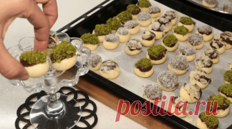 Турецкое курабье — рассыпчатое печенье, искупавшееся в шоколаде