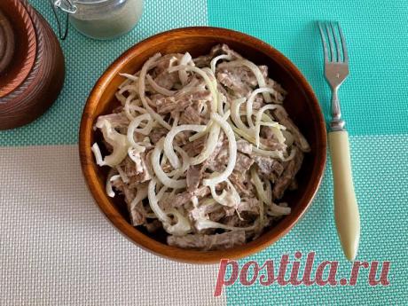 Кусок отварной говядины и 3 луковицы. Сложно поверить, но смешав все это, можно приготовить очень вкусный салат | Кухня СССР | Пульс Mail.ru