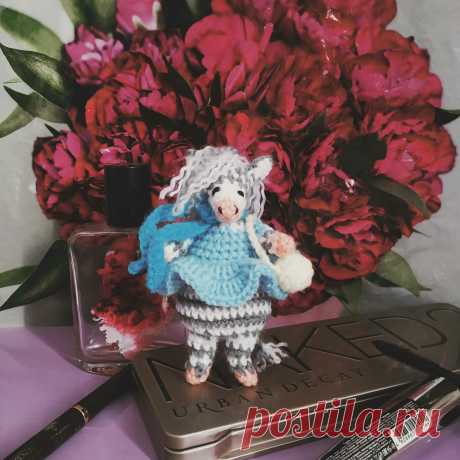 PDF Зеброчка крючком. FREE crochet pattern; Аmigurumi animal patterns. Амигуруми схемы и описания на русском. Вязаные игрушки и поделки своими руками #amimore - маленькая зебра, лошадь, лошадка, конь.