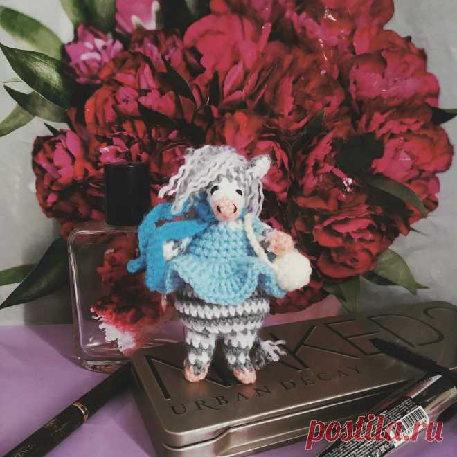 PDF Зеброчка крючком. FREE crochet pattern; Аmigurumi animal patterns. Амигуруми схемы и описания на русском. Вязаные игрушки и поделки своими руками #amimore - маленькая зебра, лошадь, лошадка, конь.