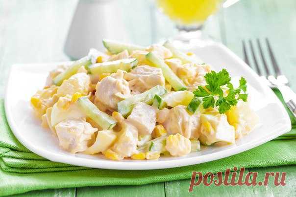 6 вариантов фитнес-салатов с куриной грудкой

1. Куриная грудка + кукуруза + натуральный йогурт  
2. Куриная грудка + авокадо + огурец + яблоко + йогурт  
3. Куриная грудка + сладкий перец + огурец + капуста + маринованные опята  
4. Куриная грудка + морковь + помидор + Моцарелла + огурец + лук  
5. Куриная грудка + яблоко + огурец + апельсин + йогурт  
6. Куриная грудка + свекла + грецкий орех + яйца + сыр