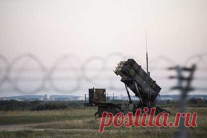 В США усомнились в способности ВСУ использовать ЗРК Patriot. Вооруженные силы Украины (ВСУ) вряд ли смогут использовать зенитно-ракетные комплексы в ближайшее время, усомнился председатель комитета по вопросам вооруженных сил Палаты представителей Адам Смит. Тем не менее он отметил, что в краткосрочной перспективе США смогут поставить другую модель ЗРК.