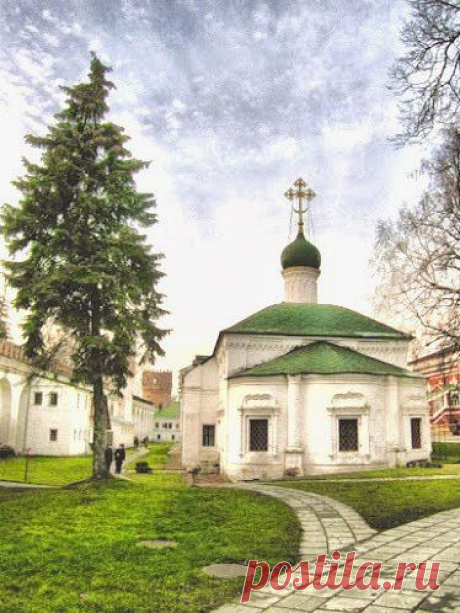 The entire complex and the construction of the main building was designed in honor of the Blessed Virgin Mary Protectress.﻿