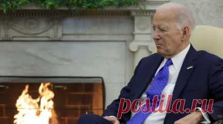 Politico: Байдена попросили чаще выступать, чтобы демонстрировать живость ума. Высокопоставленные представители Демократической партии попросили советников президента Соединённых Штатов Джо Байдена организовывать ему больше публичных выступлений, чтобы продемонстрировать живость ума американского лидера. Читать далее