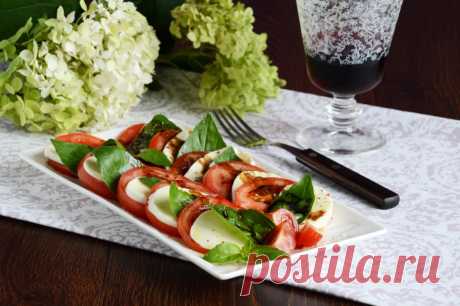 Салат Капрезе классический с моцареллой рецепт с фото пошагово и видео - 1000.menu