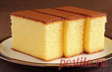 Готовиться быстро. Получается сочный, нежный, пышный и безумно вкусный Вкусный, мягкий, рассыпчатый и нежный пирог